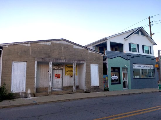 Two Chicks And A Hammer To Open Retail Space Indianapolis Business