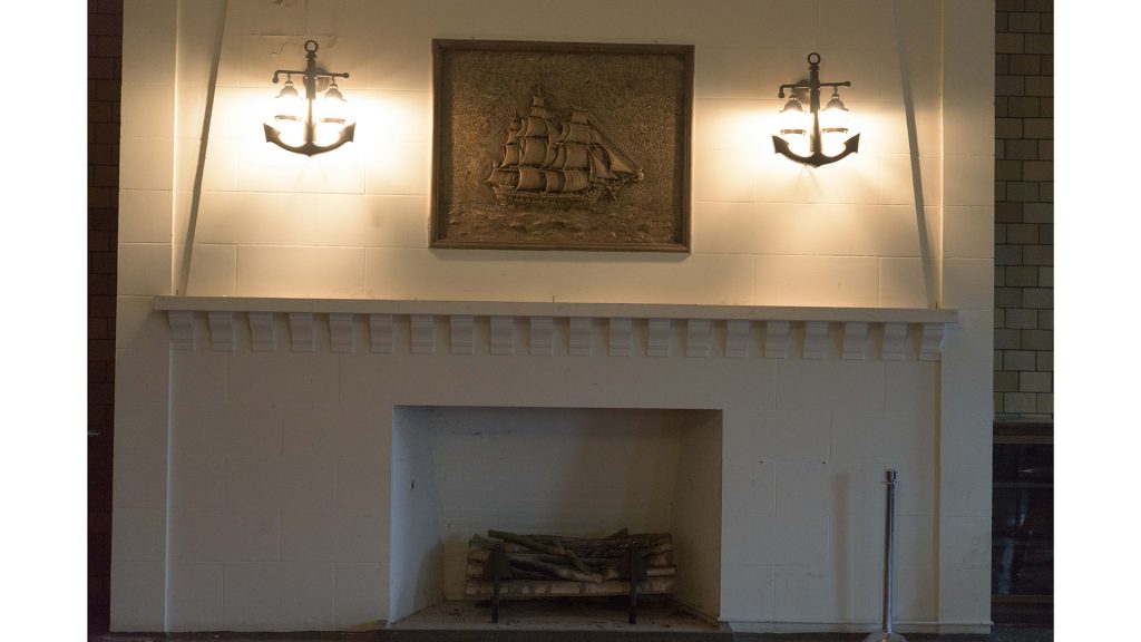 The mess hall on the third floor is also decorated with murals of famous battles and with nautical fixtures.