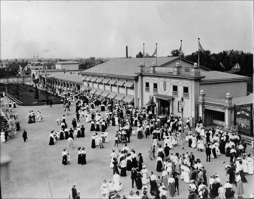 Wonderland, a Coney-Island-style amusement park, occupied the Mallory site from 1906 to 1911, when it was destroyed by fire.