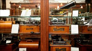 1897 Columbia business phonographs are in Van Ausdall's collection. The firm got its start in 1914, when Edison selected it to distribute the Ediphone.
