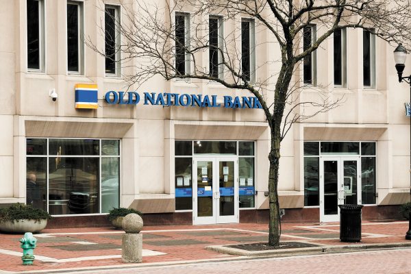 old-national-bank-merging-with-chicago-based-bank-to-create-45b-firm