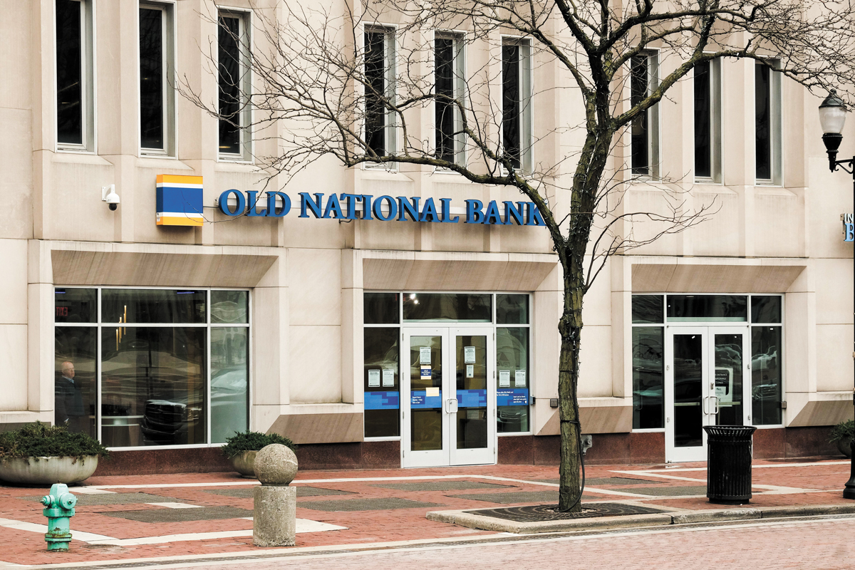 Old National Bank Merging With Chicago Based Bank To Create 45B Firm   Rop NewLenders Jump 071720 