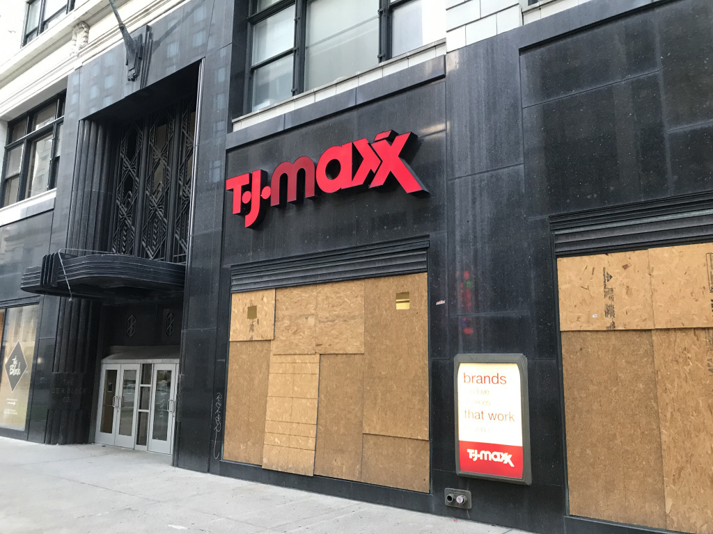 T.J. Maxx: The rare store that's thriving while those at the mall struggle  - The Washington Post