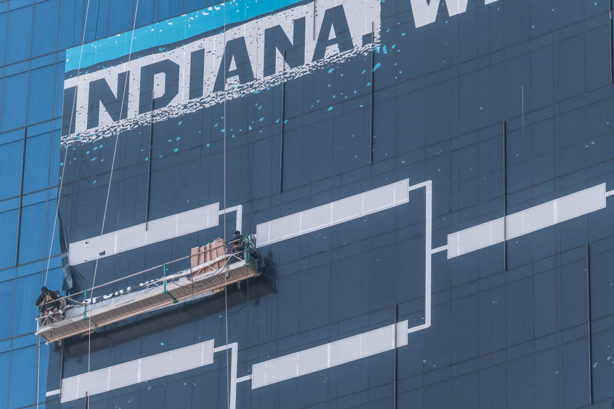 Photo Gallery: The Bracket Goes Up On The Jw Marriott – Indianapolis 