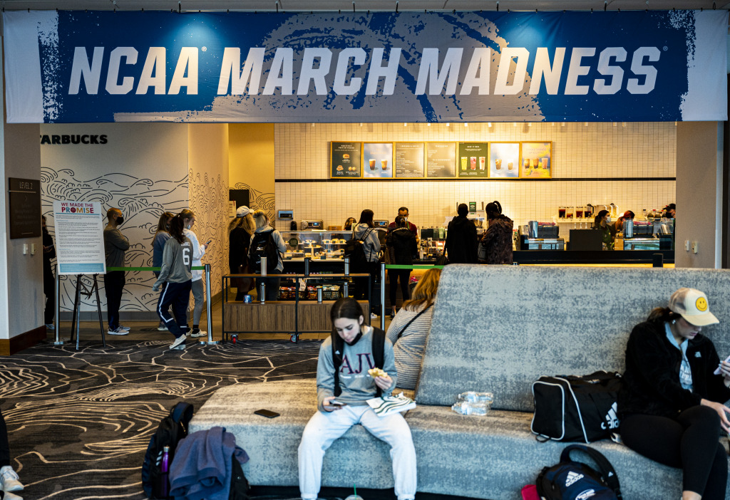 No positive COVID-19 tests yet for March Madness teams in Indy -  Indianapolis Business Journal