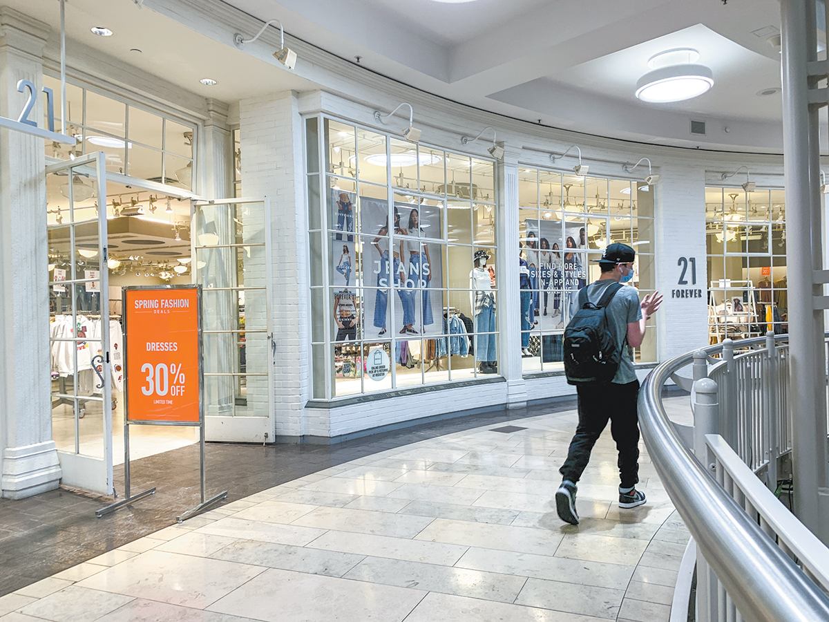 The only APPLE store in the state of Indiana; The Fashion Mall at