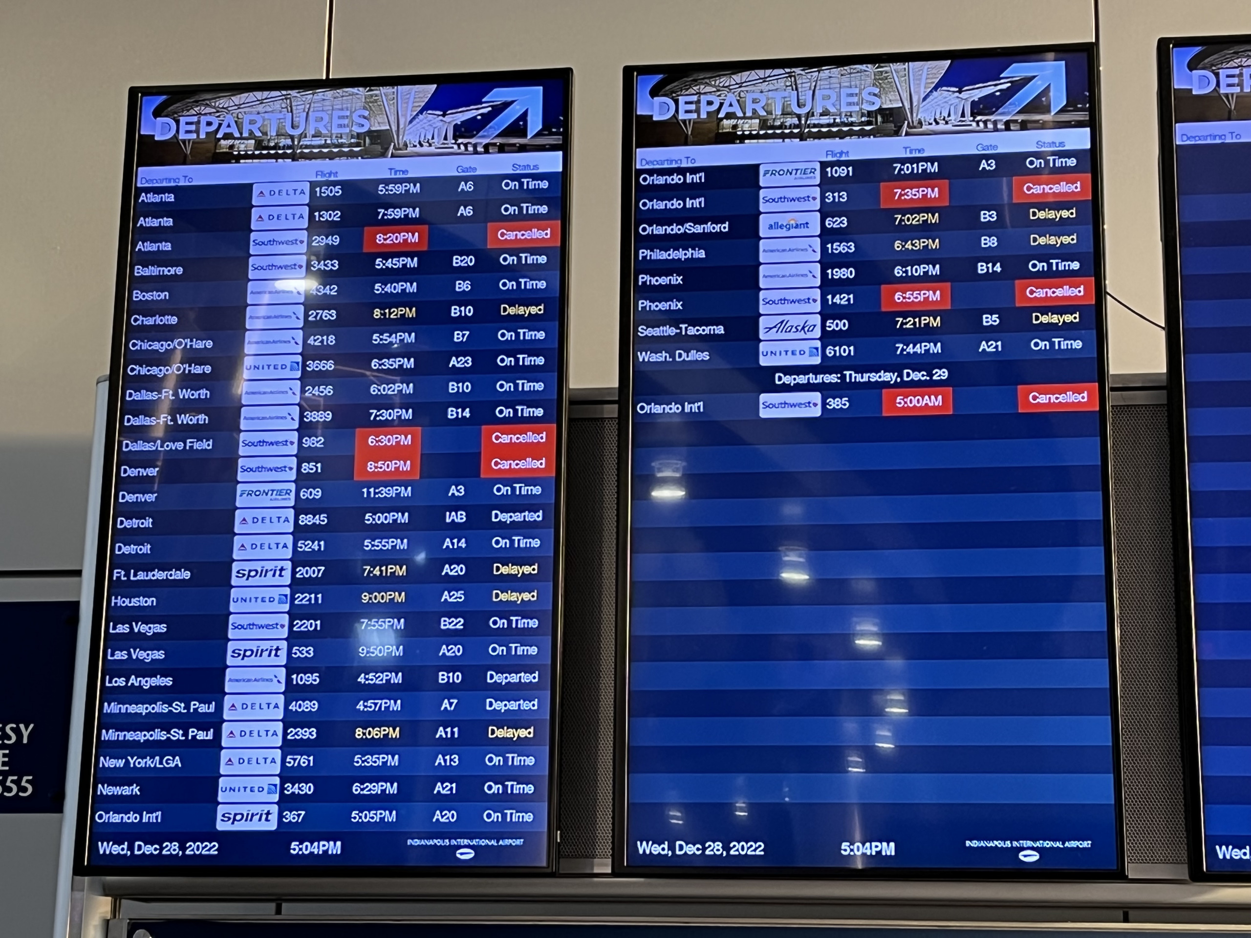 U.S. to propose new rules for airline cancellations, delays