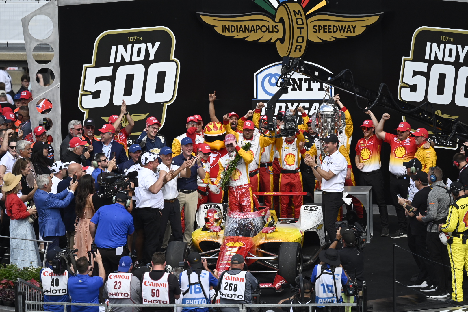 Josef Newgarden gives Roger Penske his 19th win in dramatic