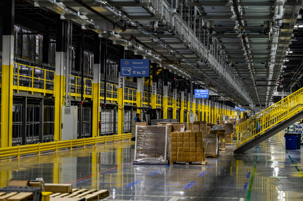 Inside the massive new Walmart fulfillment center in McCordsville