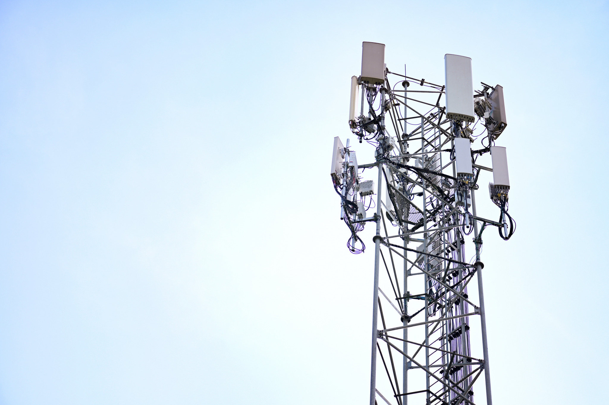 Global 5G Subscriptions Surpass Three Billion Milestone