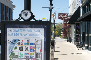 Noblesville district would allow drinking and strolling