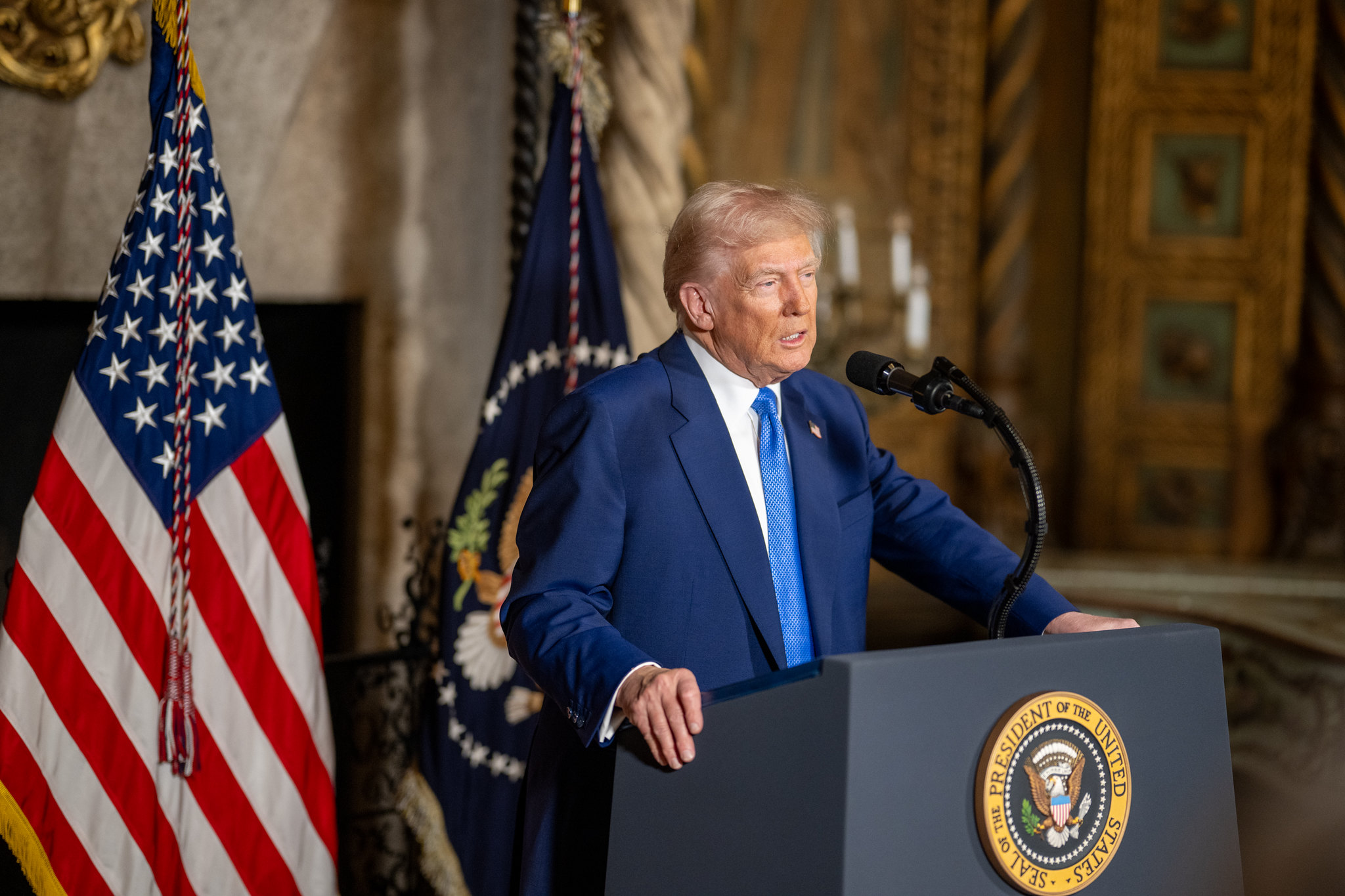 Vibrant Anthropic, Trump Officials Seek Deal On Restoring Powerful Model Access Scene for Desktop Vibrant Anthropic, Trump Officials Seek Deal On Restoring Powerful Model Access Scene for Desktop