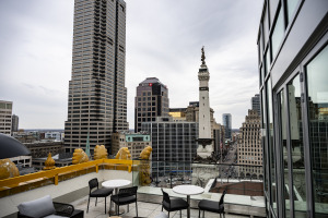 Downtown hotel offering $50K package for Indianapolis 500