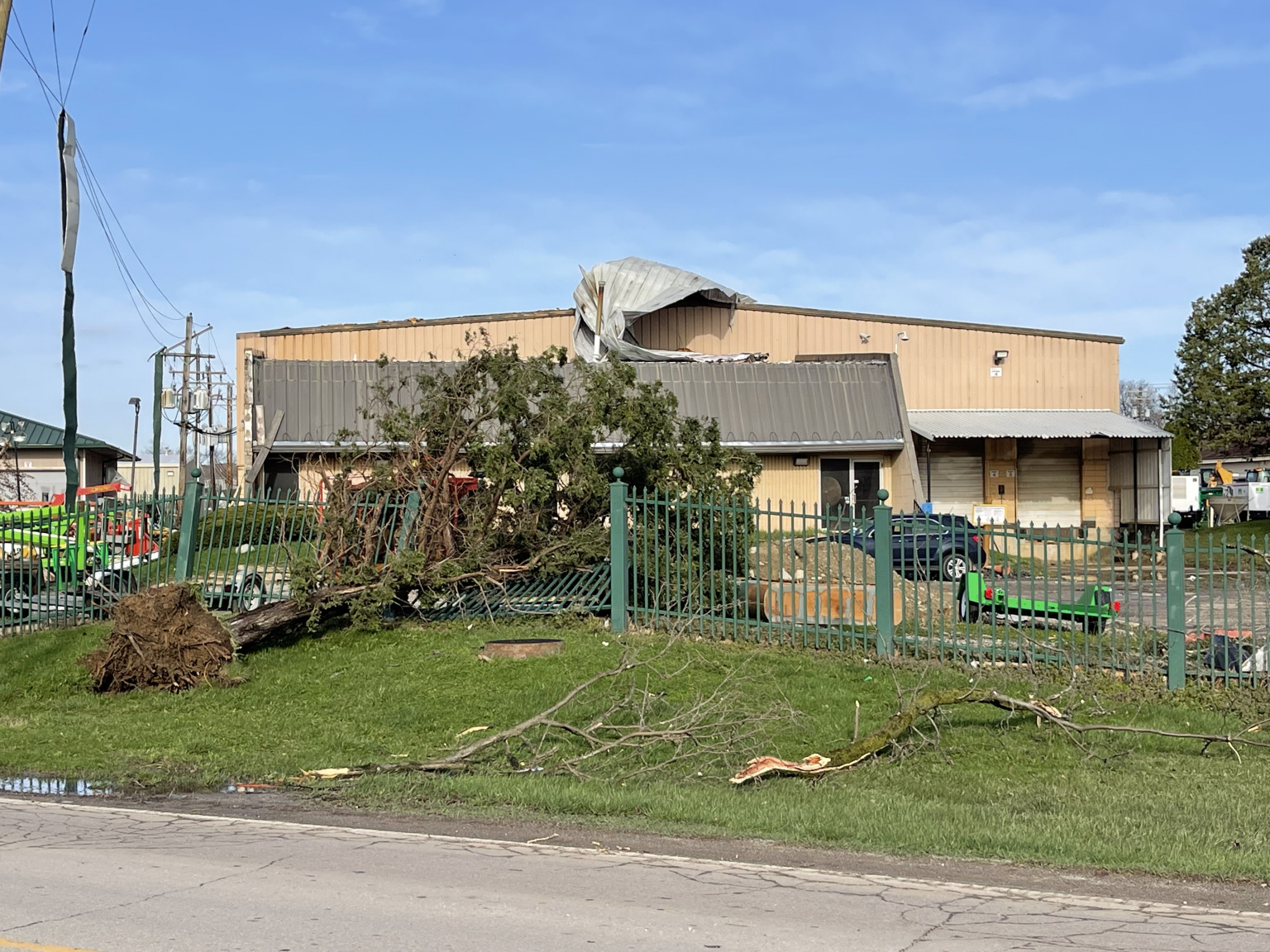 UPDATE: Indy schools close, power outages and cleanup continue after ...
