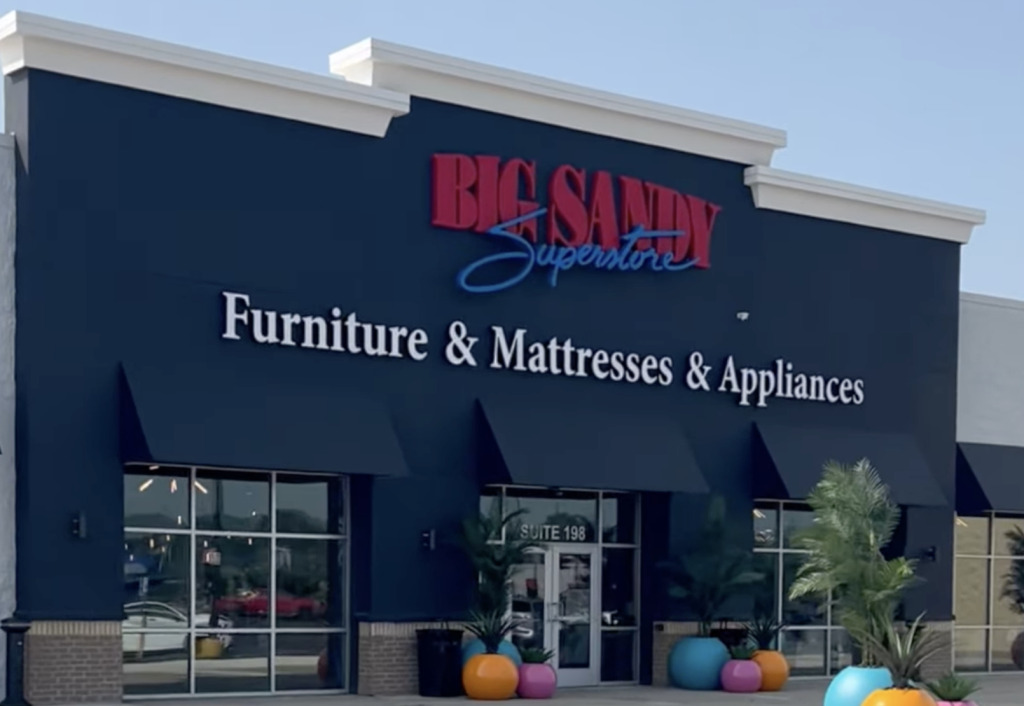Kentucky-based retailer to open at former east-side RoomPlace store, warehouse