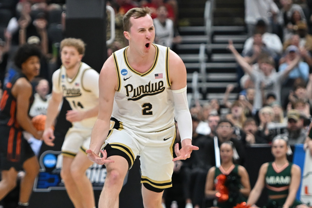 Purdue holds on to win third straight trip to Sweet 16