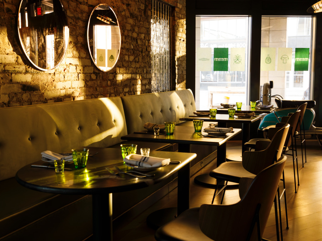 Restaurant takes over Fountain Square spot known for Pioneer, Deano’s Vino