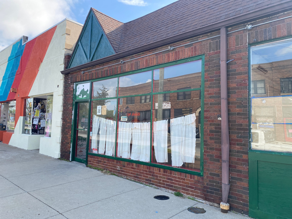 Café Babette owners plan overseas move, offer business for sale