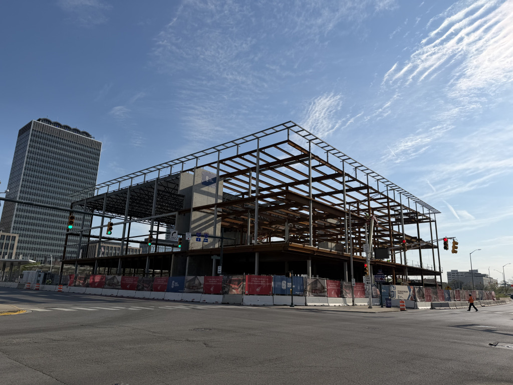 Local artist sought to paint 2nd mural at Indiana Fever facility