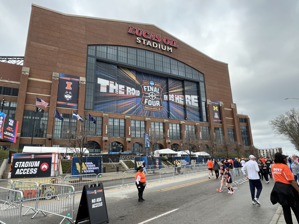 Final Four updates: Chainsmokers to play between semi-final games | Ferris wheel offers views of music festival, downtown