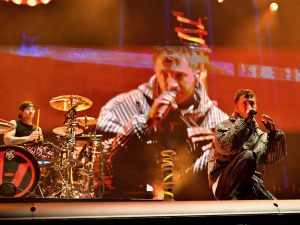 TWENTY ONE PILOTS MARCH MADNESS