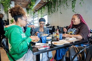 New breakfast, brunch spot attracts outsized crowds