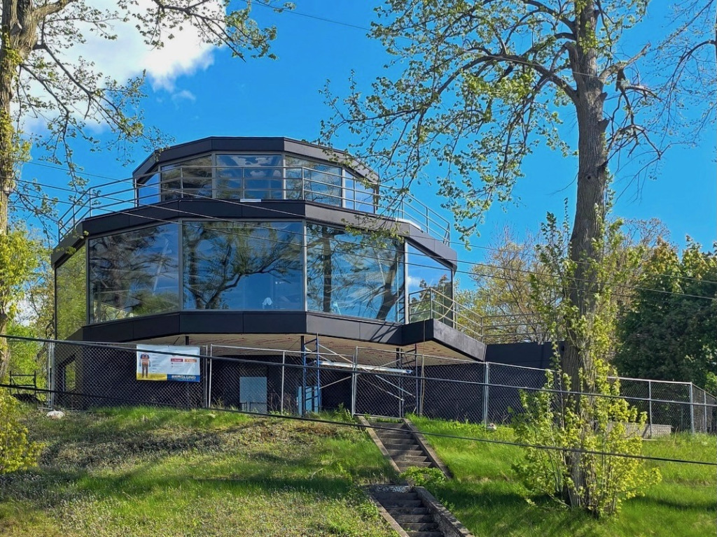 HOUSE OF TOMORROW