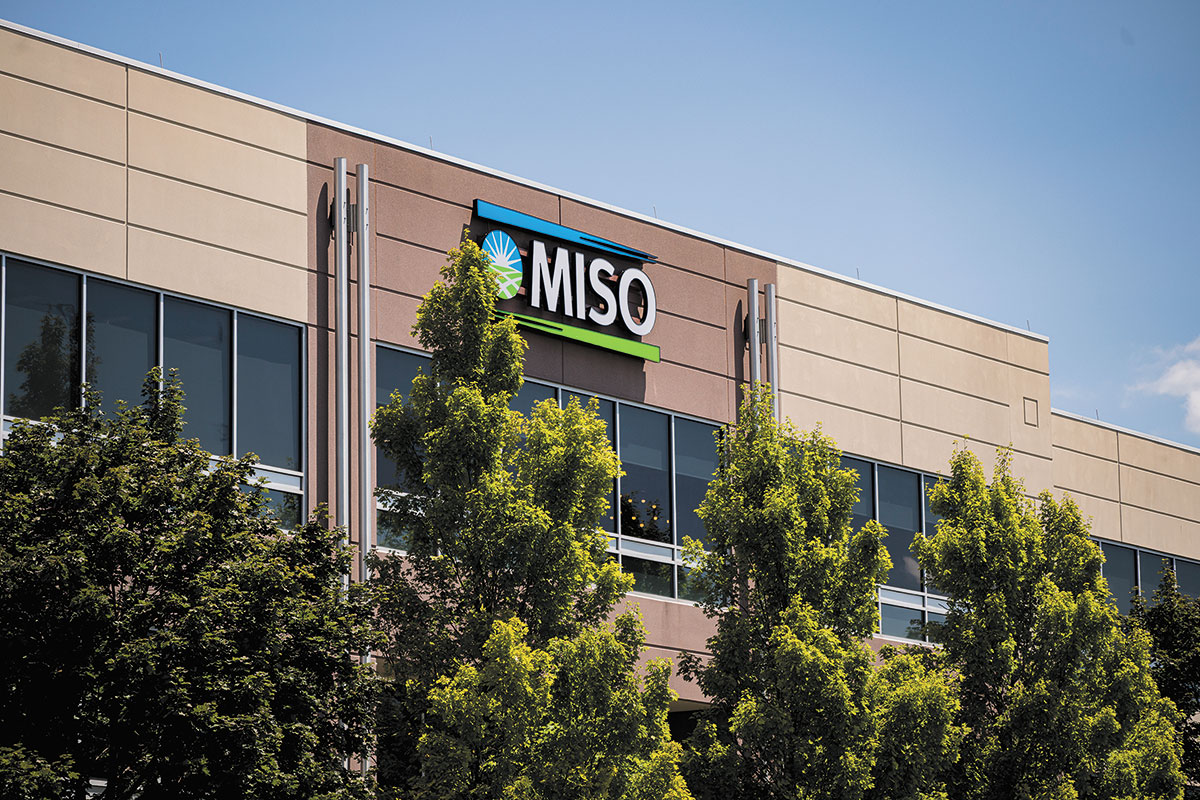 Midwest grid operator aims to fast-track power projects